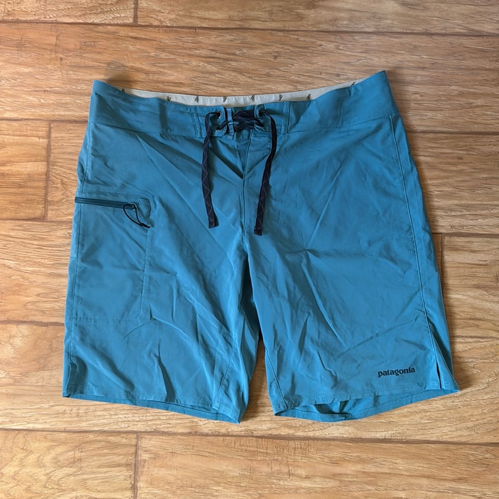 Patagonia Men’s Board Shorts size 34